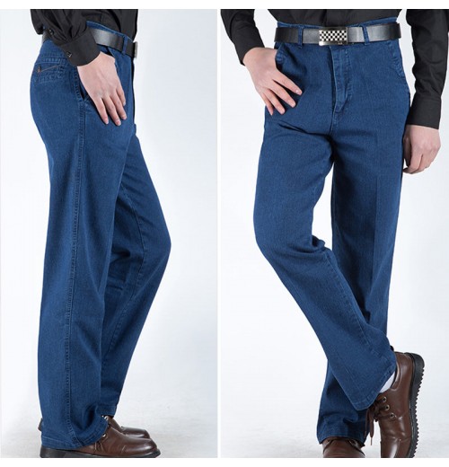 Herrenjeans mit hoher Taille und gerader Passform