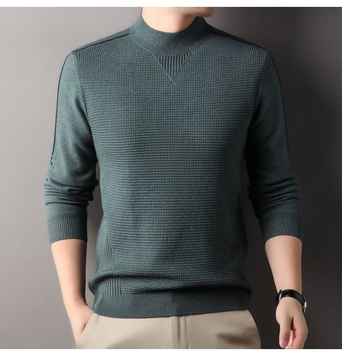 Warmer Herrenpullover mit weichem Strick und Rundhalsausschnitt Warmer Herrenpullover mit weichem Strick und Rundhalsausschnitt