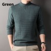 Warmer Herrenpullover mit weichem Strick und Rundhalsausschnitt Warmer Herrenpullover mit weichem Strick und Rundhalsausschnitt
